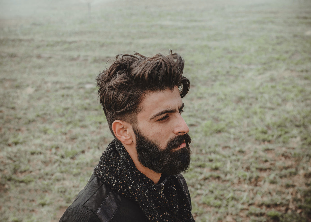 Come mettere la cera sui capelli